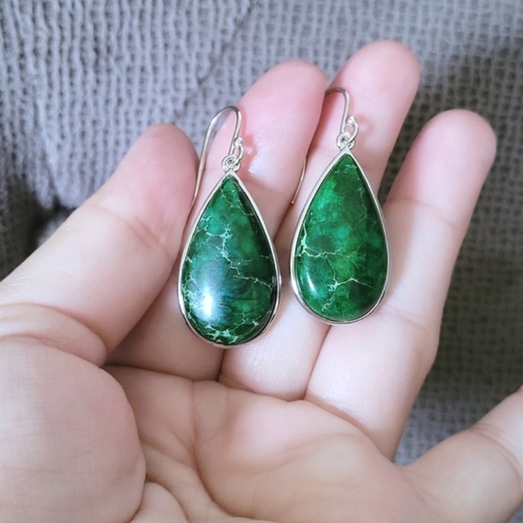 Iris & Lily Green💚 Jasper Earrings - Picture 14 of 16